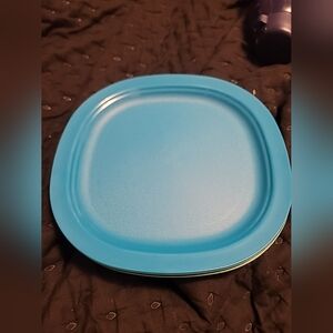 Tupperware Microwave Reheatable Luncheon Plates  Set of 4 Blue & Green New
